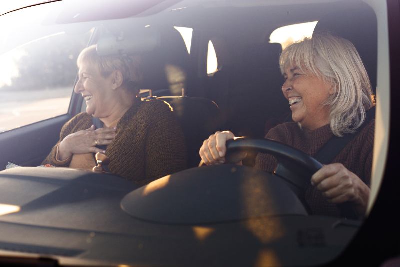Como Escolher o Carro Ideal para Idosos e Garantir uma Compra Segura